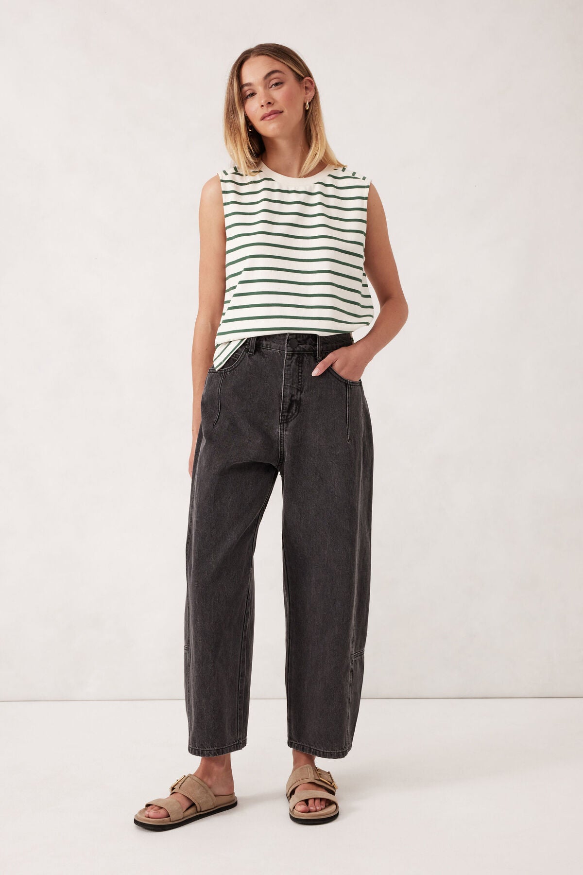 Ceres Life Darted Barrel Jean, Faded Black