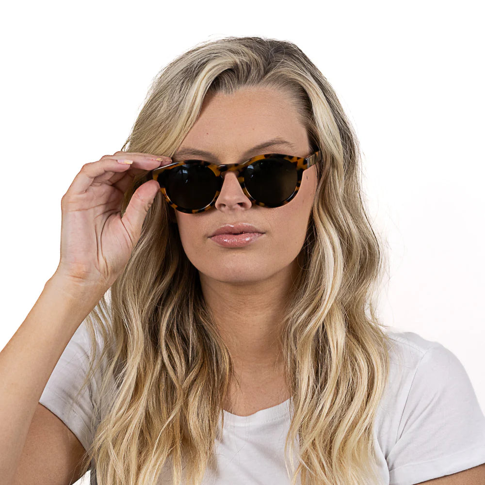 Soek Otis Sunglasses, Honey Tortoiseshell