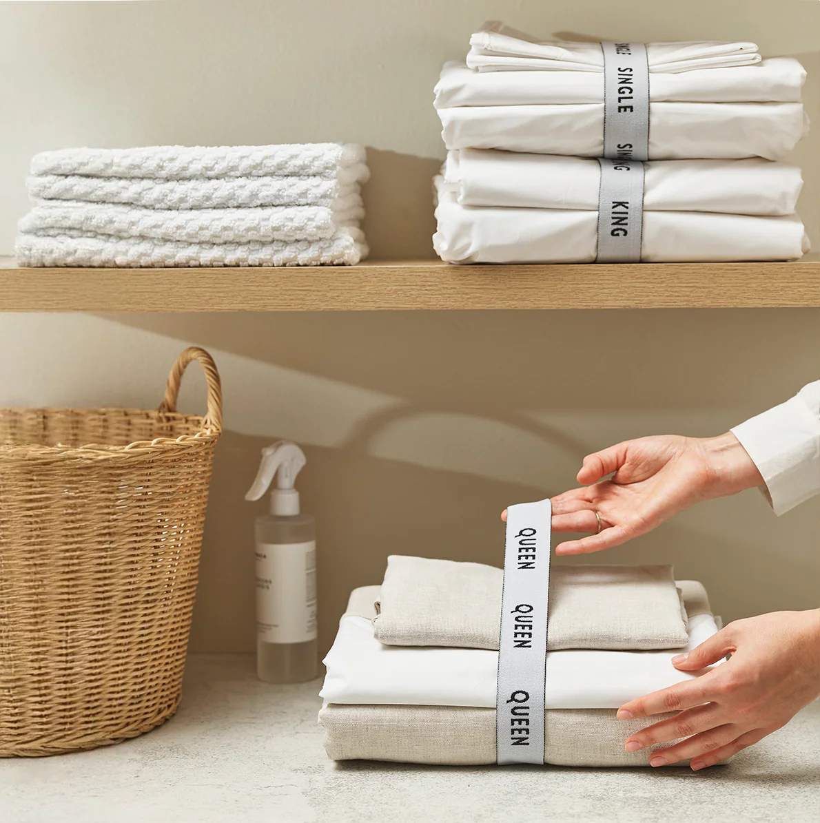 Thread Design Bed Sheet Bands, Set Of 2