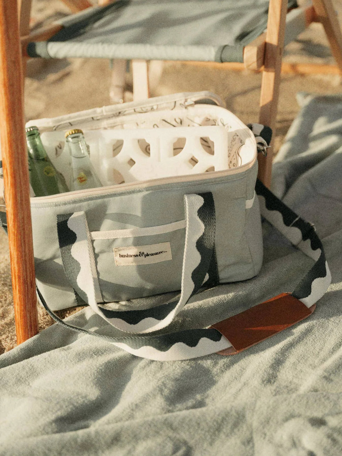 Business and Pleasure The Premium Cooler Bag, Rivie Green