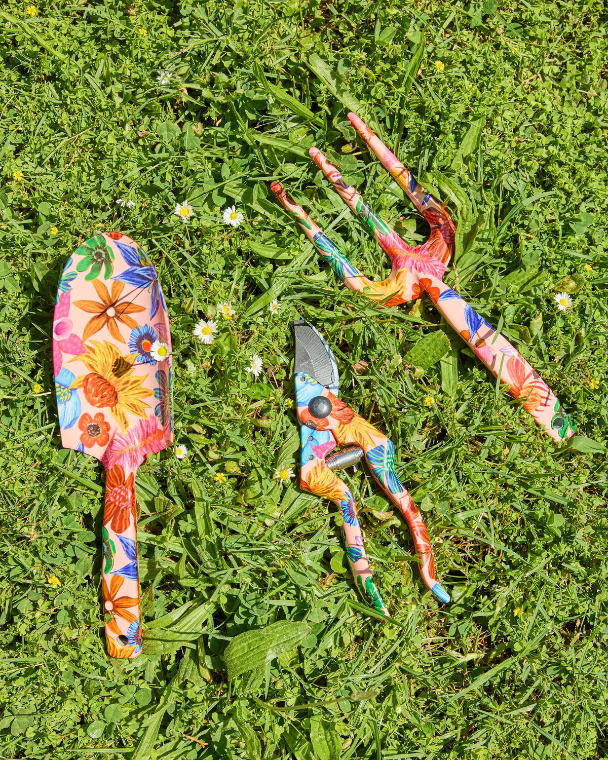 Kip & Co Garden Tools and Gloves Set, Wild Flowers In Bloom