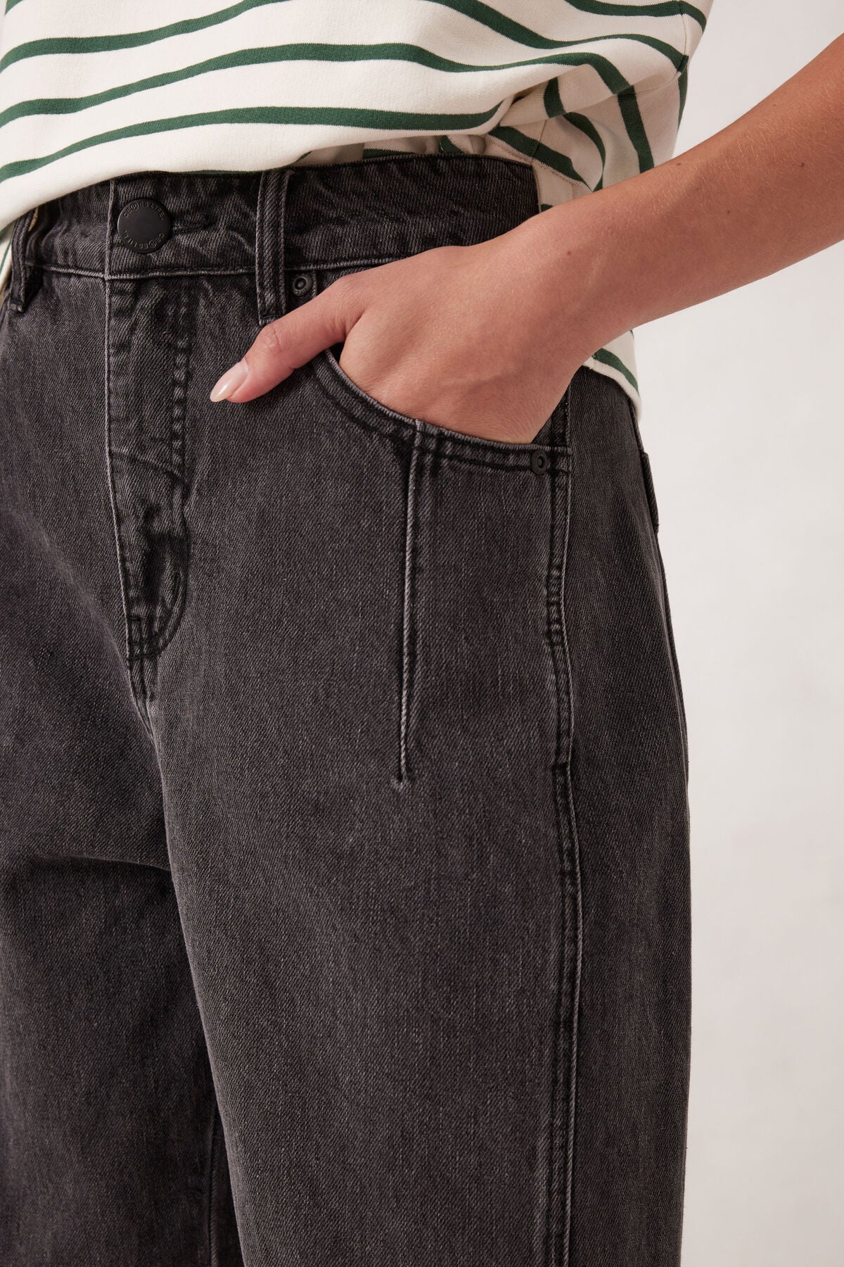 Ceres Life Darted Barrel Jean, Faded Black