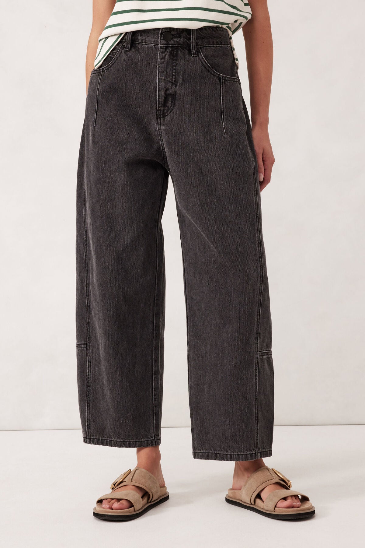 Ceres Life Darted Barrel Jean, Faded Black