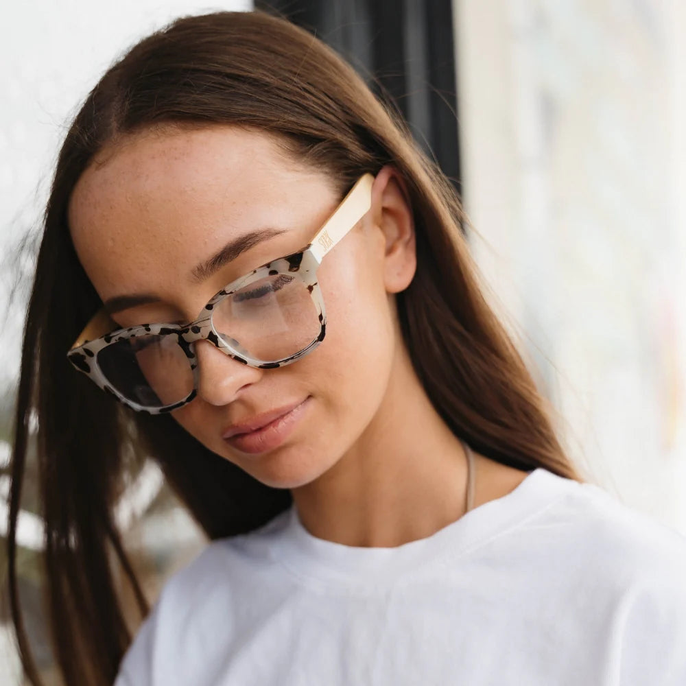 Soek Lila Grace Magnifying Reader, Ivory