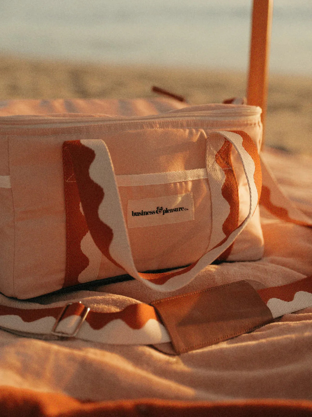 Business and Pleasure The Premium Cooler Bag, Rivie Pink