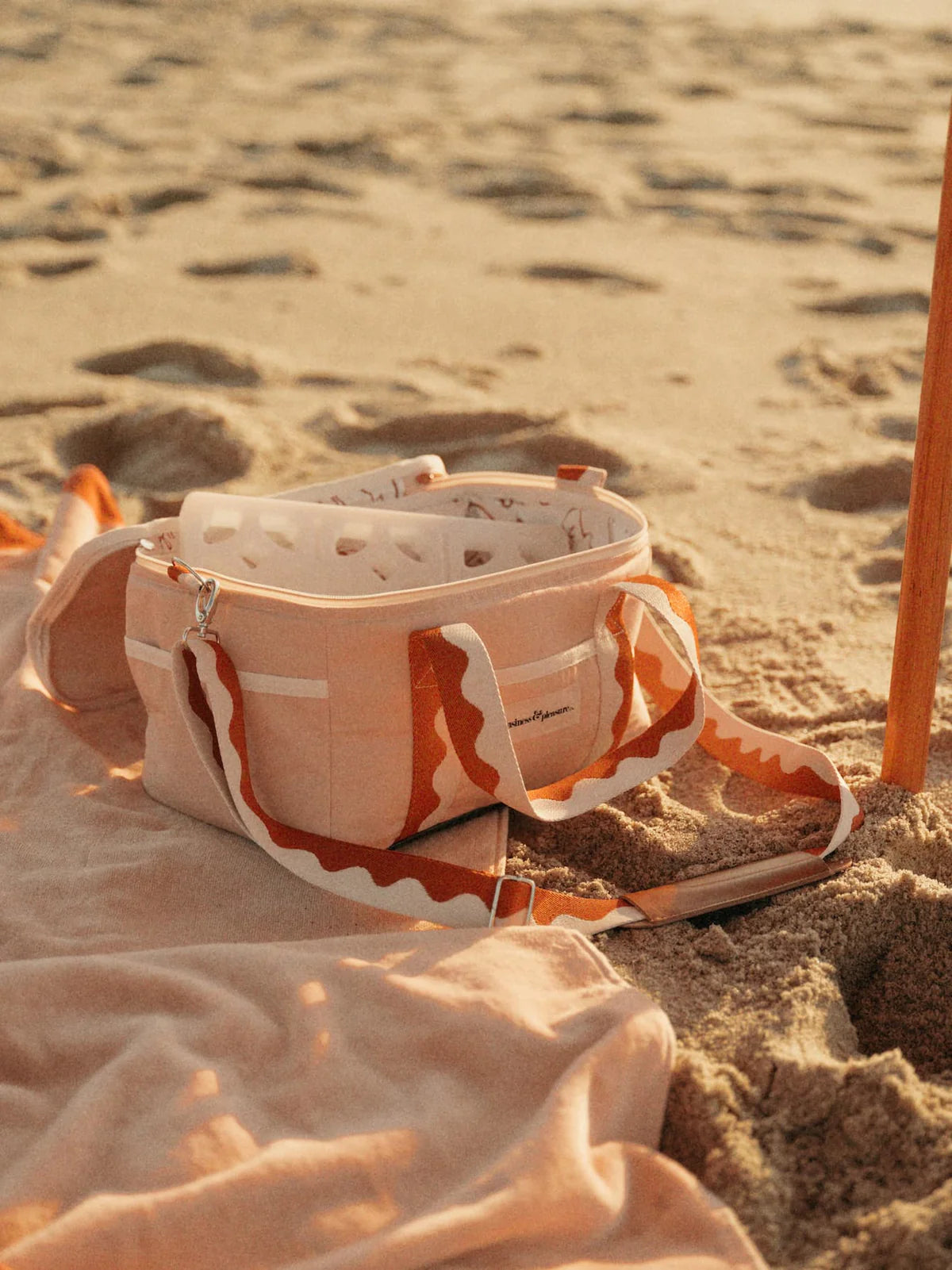 Business and Pleasure The Premium Cooler Bag, Rivie Pink
