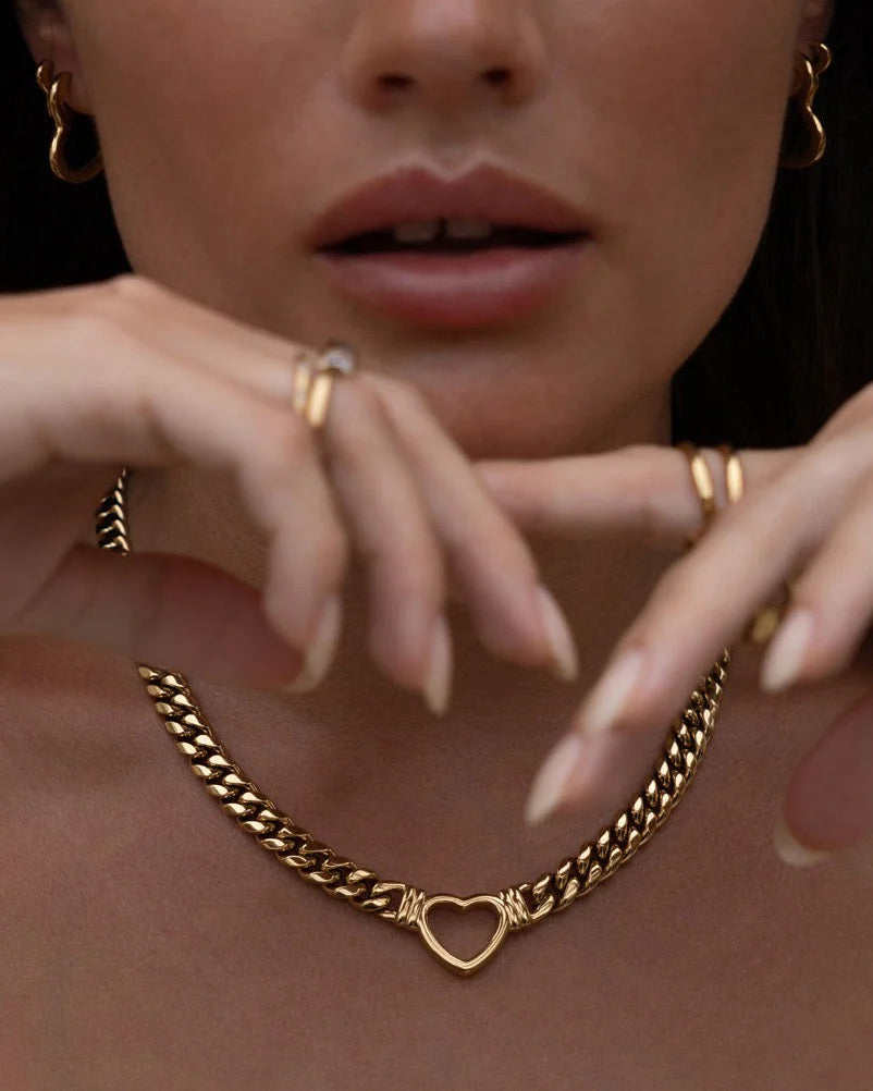 Arms Of Eve Valentine Necklace, Gold