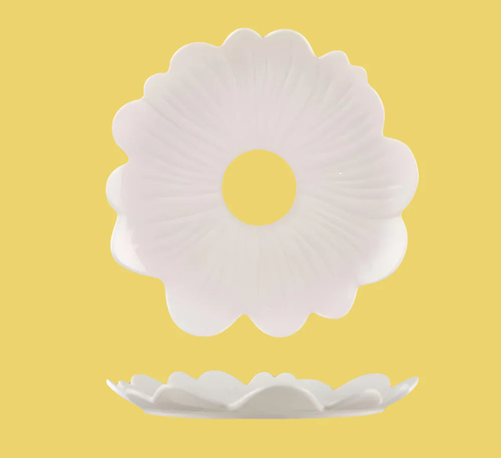 Noss & Co Large Daisy Plate, White with Yellow