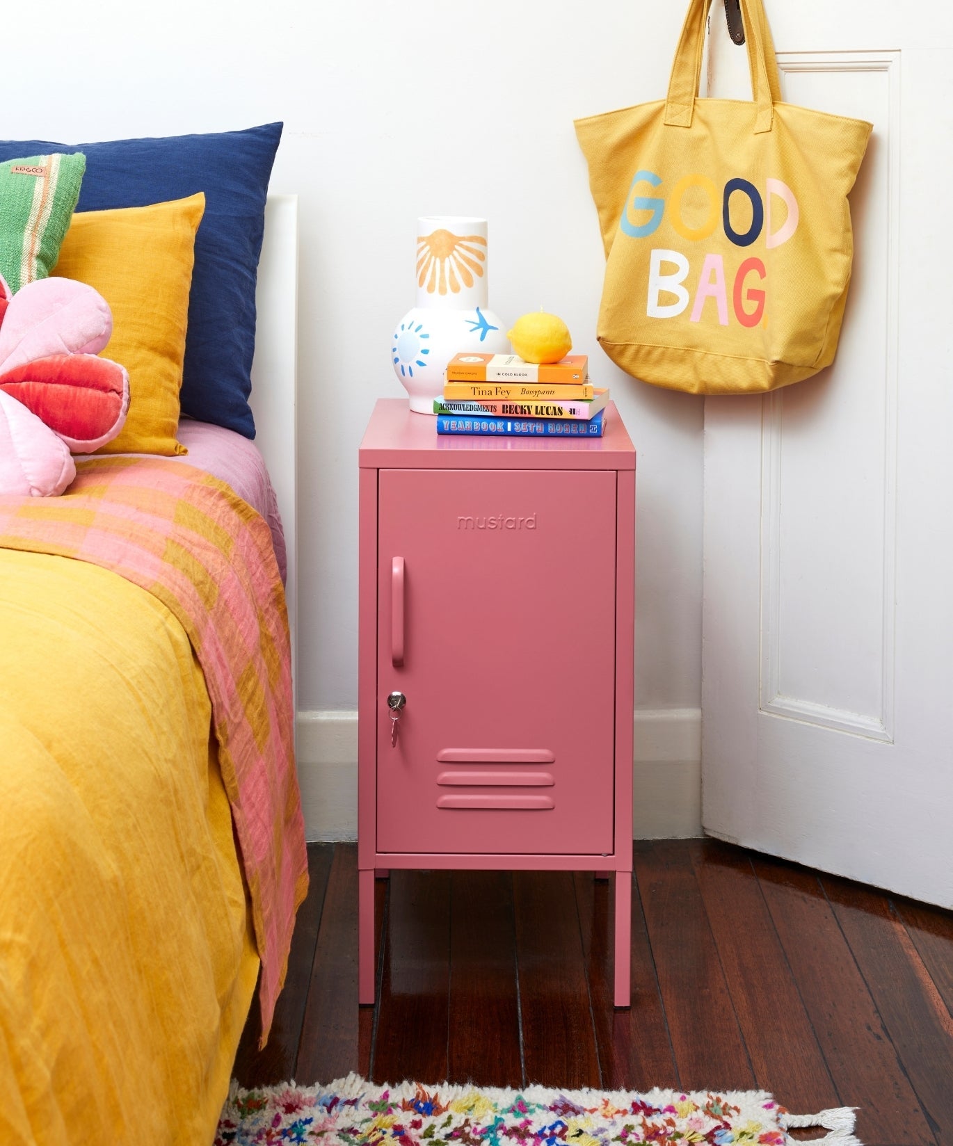Mustard Made The Shorty Locker, Berry