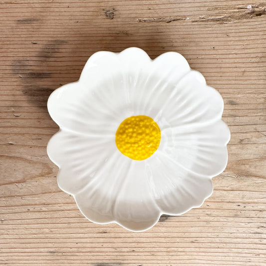 Noss & Co Flower Trinket Dish, White with Yellow Centre