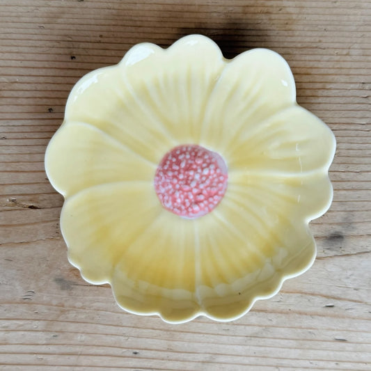 Noss & Co Flower Trinket Dish, Yellow with Pink Centre