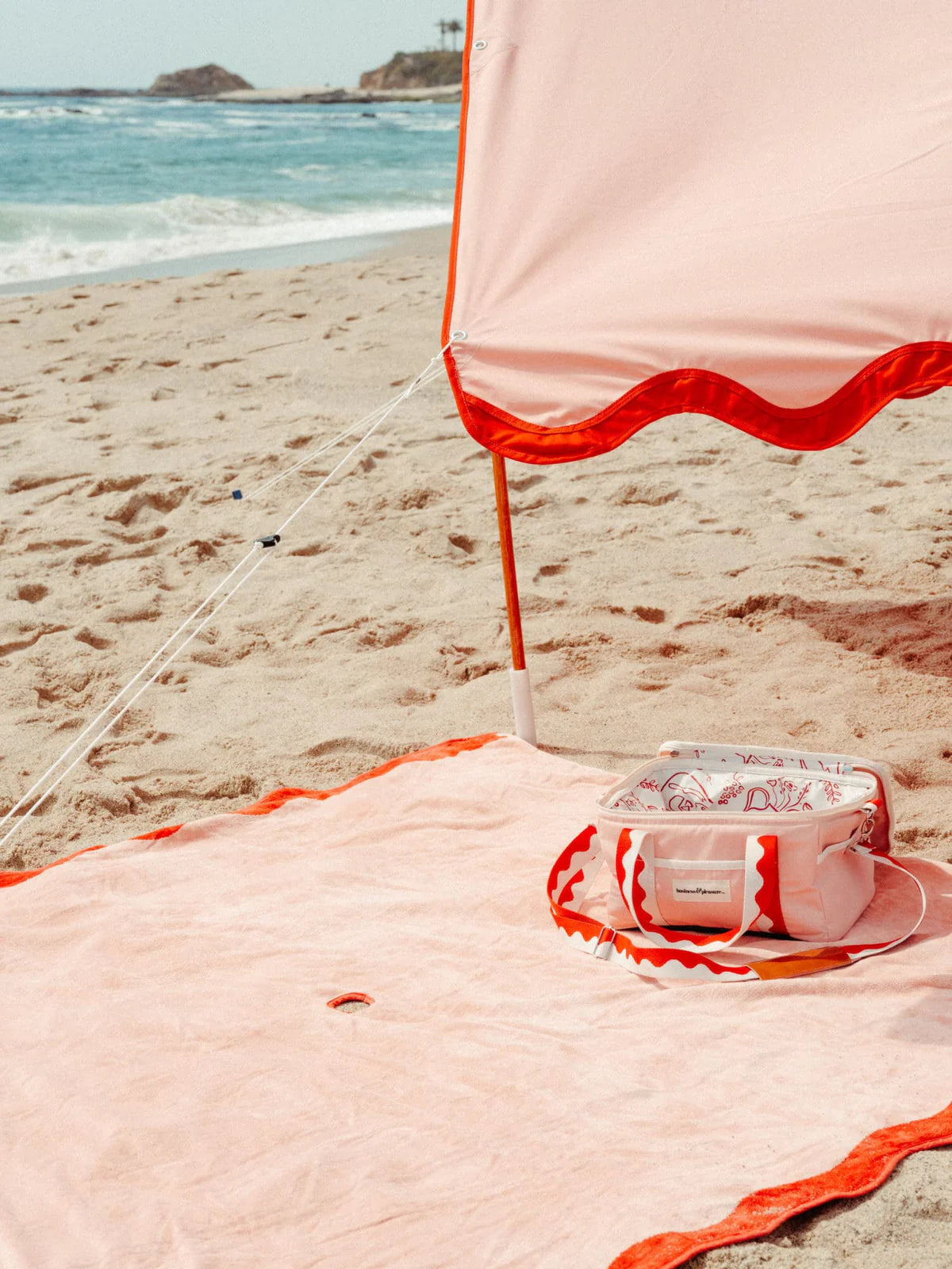 Business & Pleasure The Beach Blanket, Rivie Pink